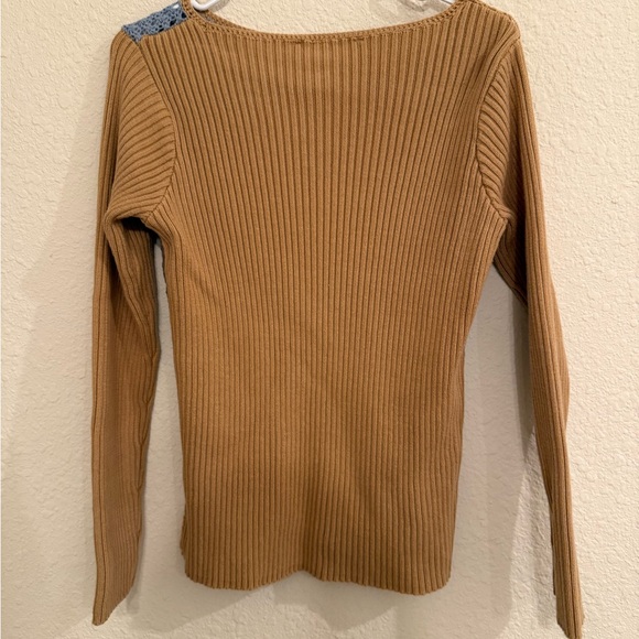 Fun long sleeve top - Picture 2 of 2